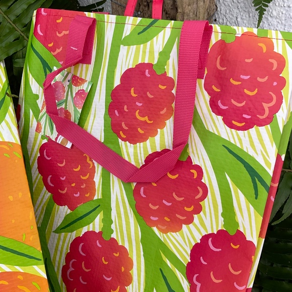 Lovely Reusable Hawaiian Print Bags 2 Total NWT - Picture 3 of 6